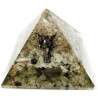 pirâmide orgonite pedra da lua e quartzo – 7 x 7